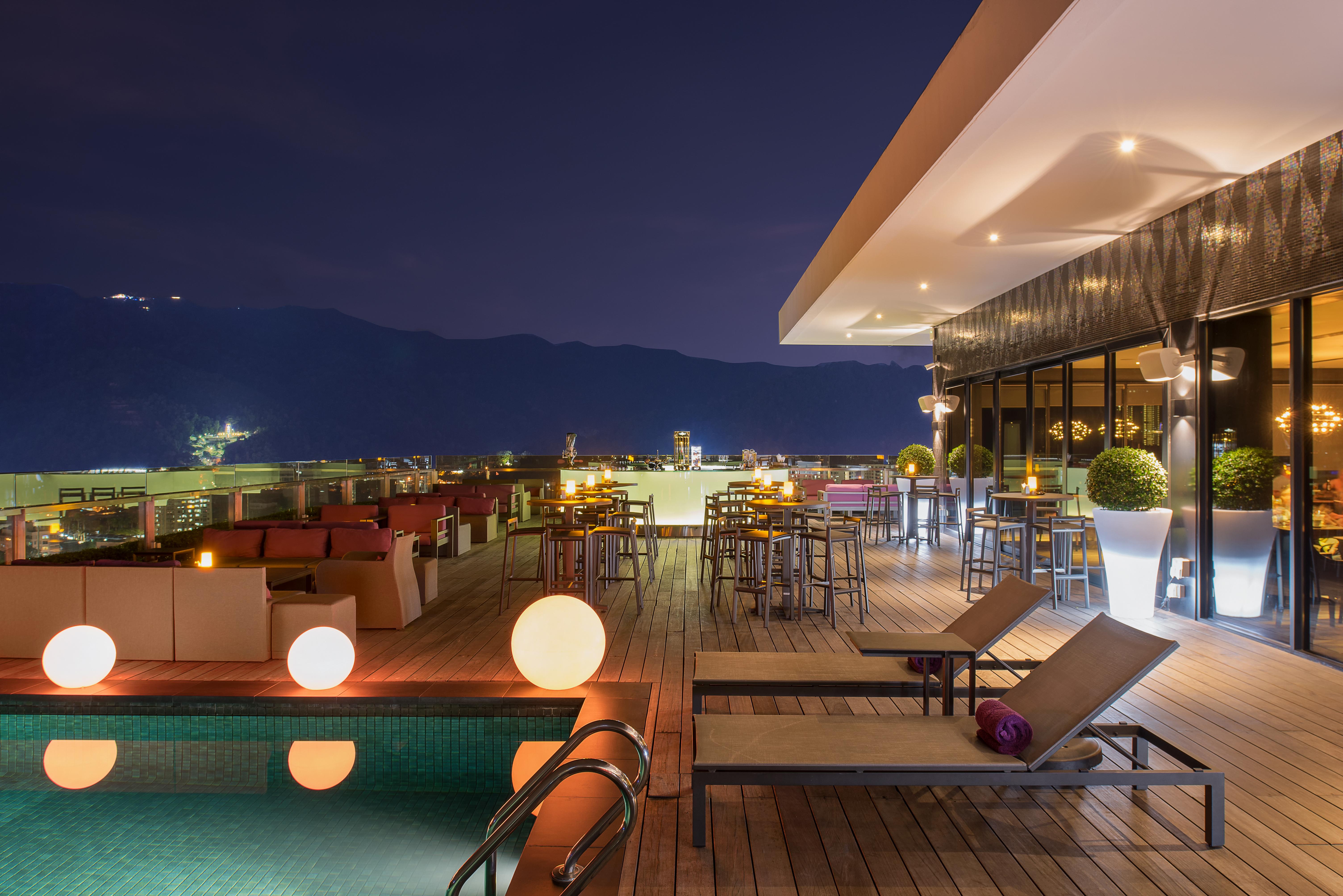 G Hotel Kelawai Tanjung Tokong Zewnętrze zdjęcie Skyline Rooftop