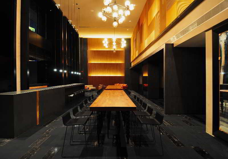 G Hotel Kelawai Tanjung Tokong Zewnętrze zdjęcie The interior of the restaurant