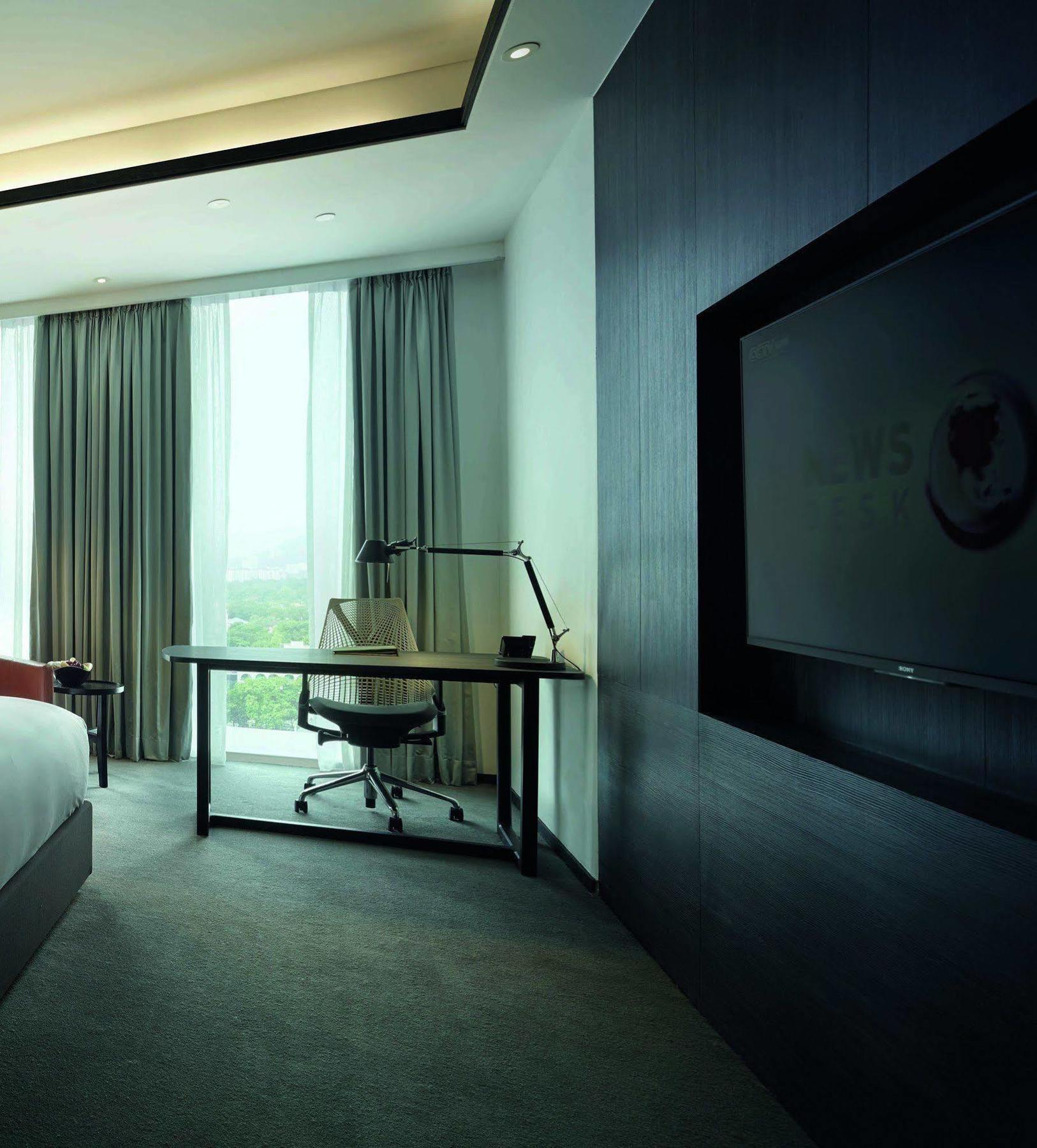 G Hotel Kelawai Tanjung Tokong Zewnętrze zdjęcie A room at the hotel